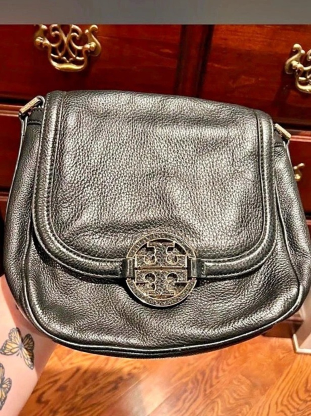Tory Burch Amanda Crossbody Bag Black Leather with adjustable strap